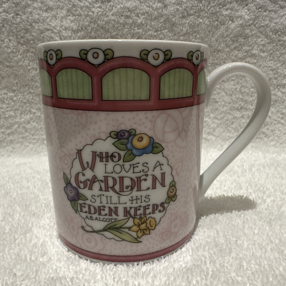 MARY ENGELBREIT Who Loves Garden Ceramic‎ Coffee Mug 2001 Vintage Enesco 3.75x3"